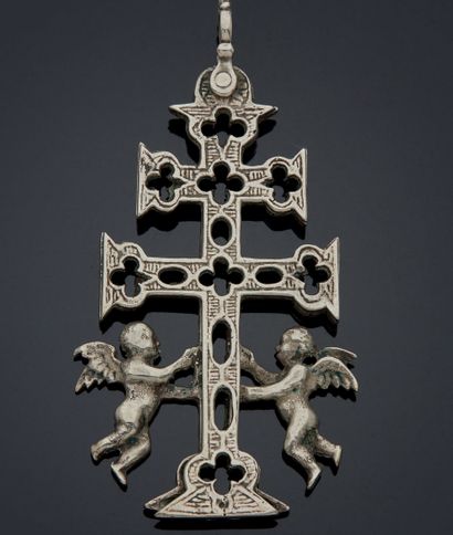 null Silver RELIQUARY HOLDER forming an openwork cross surrounded by two putti.
18th...