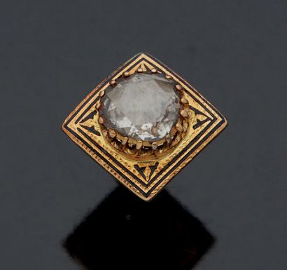 null 585 mm yellow gold square pearl pin with black enamel, set with a rose-cut diamond...