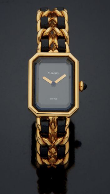 CHANEL, PARIS. Première model, 1987.
Ladies' watch in 20-micron gold-plated metal,...