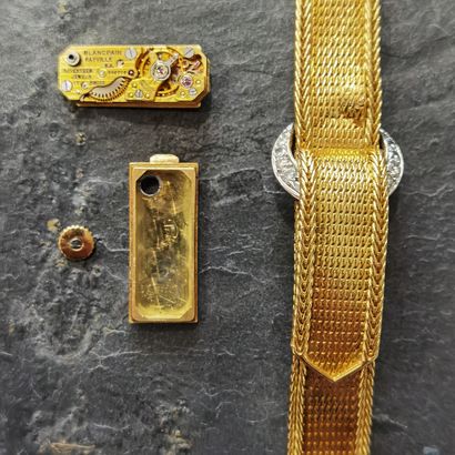 BOUCHERON, PARIS (ATTRIBUÉE À). VERS 1950. 750 mm yellow gold and platinum belt-watch,...