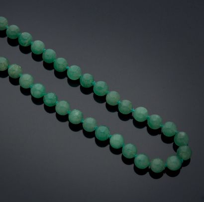 null NECKLACE in aventurine beads.
Modern work.
Length: 65 cm.