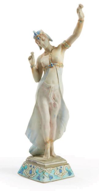 Lachenal Statuette en céramique émaillée représentant une danseuse Signée Lachenal...
