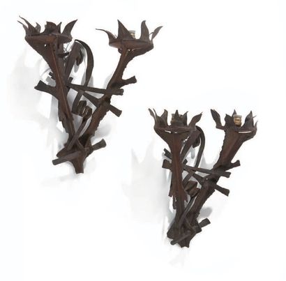 TRAVAIL BRUTALISTE Pair of metal sconces with two light arms
H : 40 W : 30 D : 20...