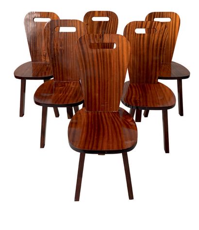 TRAVAIL 1960-1970 
Suite de six chaises reposant sur trois pieds en bois de cocobolo
Vers...