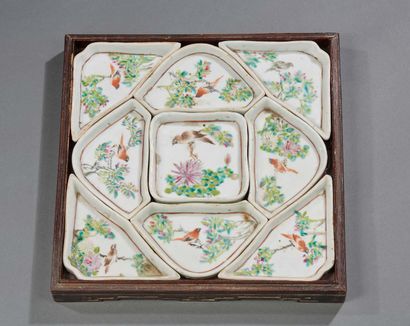 CHINE Porcelain condiment set decorated in famille rose enamels. Dim.: 26 x 26 c...