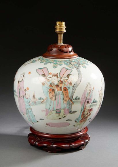 CHINE Porcelain vase base decorated with characters in famille rose enamels 20th...
