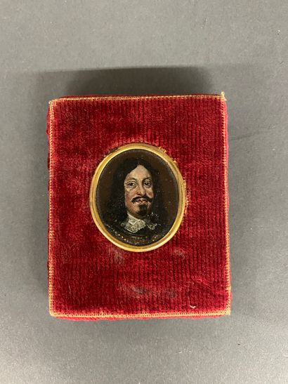 null Portrait de gentilhomme.

Miniature sur cuivre à vue ovale

XVIIIe siècle.

3,5...