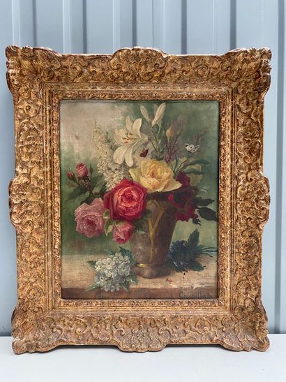 null Henri GAUPILLAT (XIXème siècle)

Nature Morte aux fleurs

Huile sur toile signée...