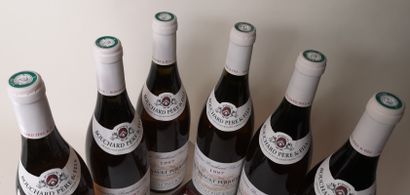 null 
6 bouteilles MEURSAULT 1er cru ""Perrières"" - BOUCHARD PF Caisse bois. 1997
Couleur...