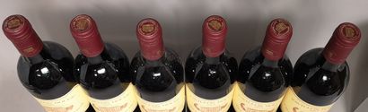 null 
6 bouteilles PAVILLON ROUGE 2nd vin du Ch. MARGAUX - Margaux 1985
3 niveaux...