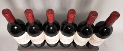 null 6 bouteilles Domaine de CHEVALIER - Gc Graves 1983

Etiquettes tachées. 4 niveaux...