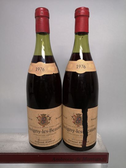null 
2 bouteilles SAVIGNY LES BEAUNE - Fernand HARLAY 1976
Etiquettes légèrement...