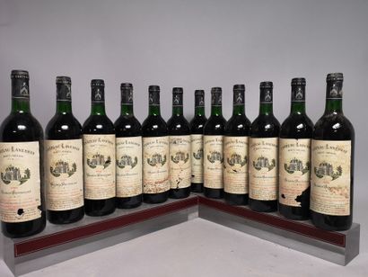 null 12 bouteilles Château LANESSAN - Haut Médoc En caisse bois 1989

Etiquettes...