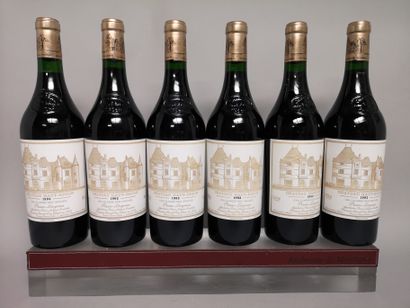 null 
6 bouteilles Château HAUT BRION - 1er Gcc Pessac Léognan 1992
