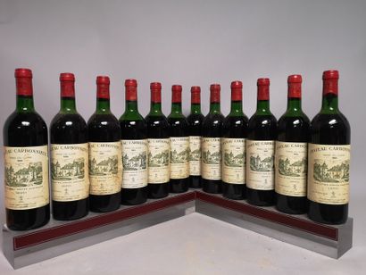 null 12 bouteilles Château CARBONNIEUX - Gcc Pessac Leognan 1983

Etiquettes lég....