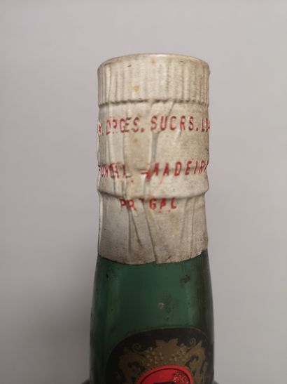 null 
1 bouteille MADEIRA SERCIAL SOLERA 1915
