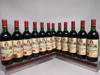 null 12 bouteilles Château LA CROIX DE GAY - Pomerol En caisse bois. 1971

Etiquettes...