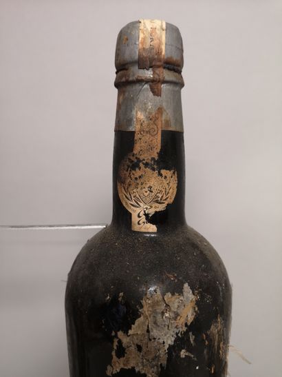 null 1 bouteille PORTO NIEPOORT Cuvée speciale Vin de réserve Circa 1910 

Mis en...