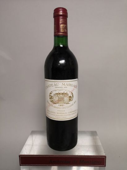 null 
1 bouteille Château MARGAUX - 1er Gcc Margaux 1981
Etiquette légèrement tachée....