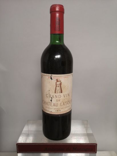 null 
1 bouteille Château LATOUR - 1er Gcc Pauillac 1971
Etiquette légèrement tachée...