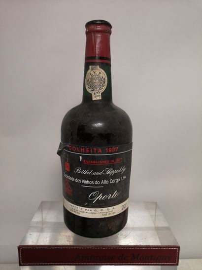null 
1 bouteille PORTO ALTO CORGO Colheita 1937 Mis en bouteille en 1973 


Etiquette...
