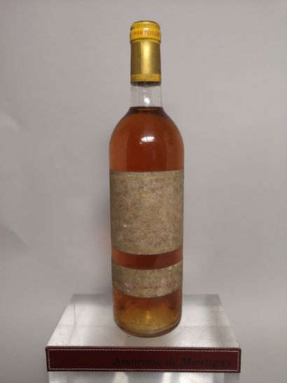 null 
1 bouteille Château D'YQUEM - 1er Gc supèrieur - Sauternes 1984
Etiquette tachée....