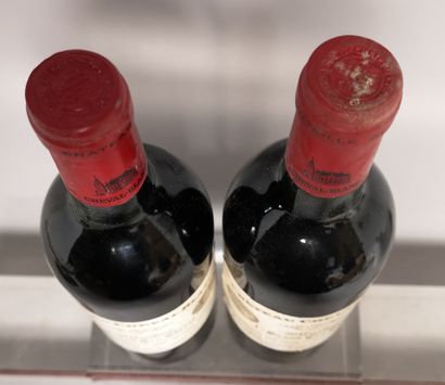 null 
2 bouteilles Château CHEVAL BLANC - 1er Gcc(A) Saint Emilion 1980
Etiquettes...