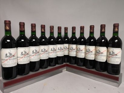 null 12 bouteilles Château BEYCHEVELLE - 4e Gcc Saint Julien 1986

Caisse bois abîmée....