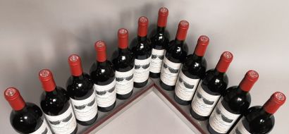 null 12 bouteilles Château CANON - 1er Gcc Saint Emilion En caisse bois 1989

Etiquettes...
