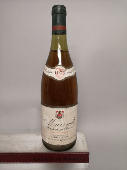 null 
1 bouteille MEURSAULT ""Clos de la Barre"" - MOILLARD 1977
Etiquette légèrement...