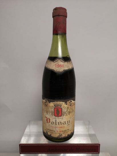 null 
1 bouteille VOLNAY - Lionel J. BRUCK Nég. 1961
Etiquette légèrement tachée...