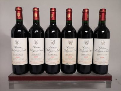 null "6 bouteilles Château LABEGORCE ZEDE - Margaux 2000

Etiquettes légèrement tachées...