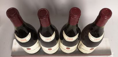 null 
4 bouteilles GEVREY CHAMBERTIN - Henri GIBOURG 1968
Etiquettes légèrement tachées...