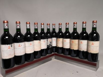 null 
12 bouteilles Château PAPE CLEMENT - Gc Graves 1989
Etiquettes tachées et abîmées....