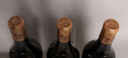 null 
3 bouteilles Château HAUT BRION - 1er Gcc Pessac-Lèognan 1989
Etiquettes légèrement...