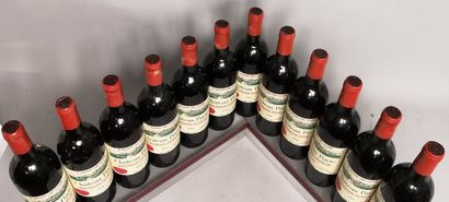 null 
12 bouteilles Château PAVIE - 1er Gcc Saint Emilion En caisse bois. 1990
1...