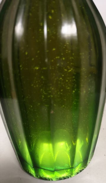 null 
1 bouteille CHAMPAGNE G.H. MUMM Cuvée ""René Lalou"" 1976
Etiquette légèrement...