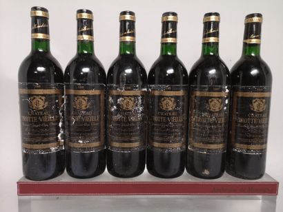 null 6 bouteilles Château TROTTE-VIEILLE - 1er Gcc Saint Emilion 1985

Etiquettes...