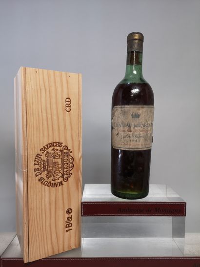 null 
1 bouteille Château de FARGUES - Sauternes En coffret 1943
Etiquette tachée...