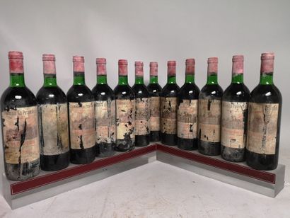 null 12 bouteilles Château LA PROVIDENCE - Grand cru Pomerol 1970 

Etiquettes tachées...