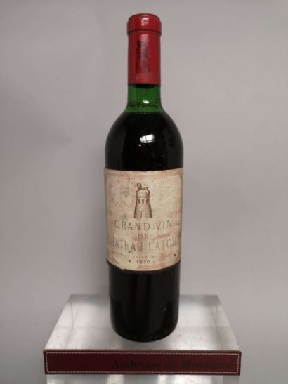 null 
1 bouteille Château LATOUR - 1er Gcc Pauillac 1970
Etiquette tâchèe, niveau...