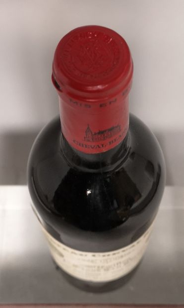null 
1 bouteille Château CHEVAL BLANC - 1er Gcc(A) Saint Emilion 1979
Etiquette...