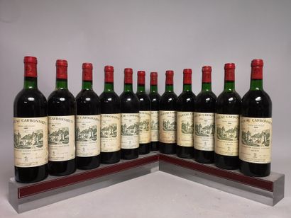 null 12 bouteilles Château CARBONNIEUX - Gcc Pessac Leognan 1983

Etiquettes légèrement...