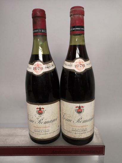 null 
2 bouteilles VOSNE ROMANEE - MOILLARD 1976
Etiquettes légèrement tachées. Un...