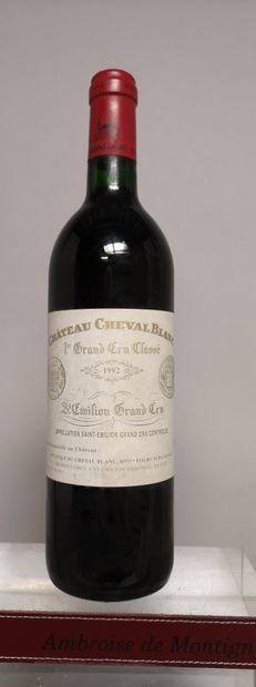 null 
1 bouteille Château CHEVAL BLANC - 1er Gcc(A) Saint Emilion 1992
Etiquette...