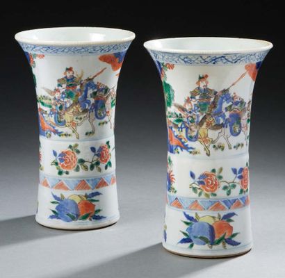 CHINE Pair of porcelain cone vases decorated in green family enamels with battle...