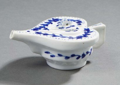 CHINE Small heart-shaped porcelain "duck de malade" coffee pot with a Yongzheng mark...