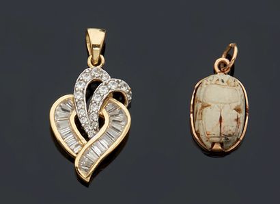 null SMALL PENDANT in yellow gold 750 mm set with white imitation stones.
Gross weight...