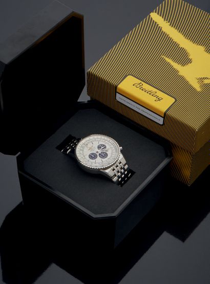 BREITLING, SÉRIE RÉCENTE. 
Navitimer heritage B01 "Panda" model.
Diameter: 43 mm....