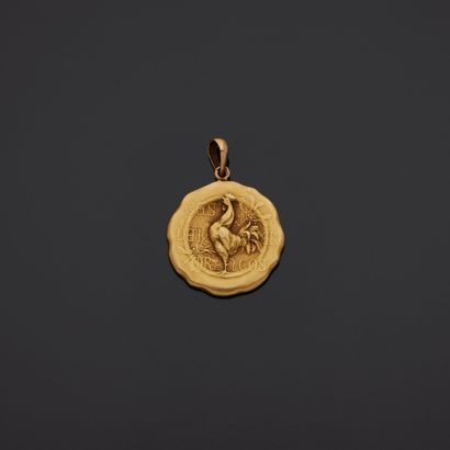 null Médaille en or jaune 18K (750) gravée d'un coq sur une face et de l'autre un...